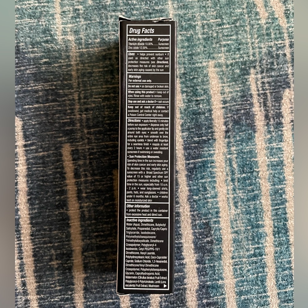 BNIB Luminous Eye Corrector® SPF 41 - Fair - Picture 3 of 4